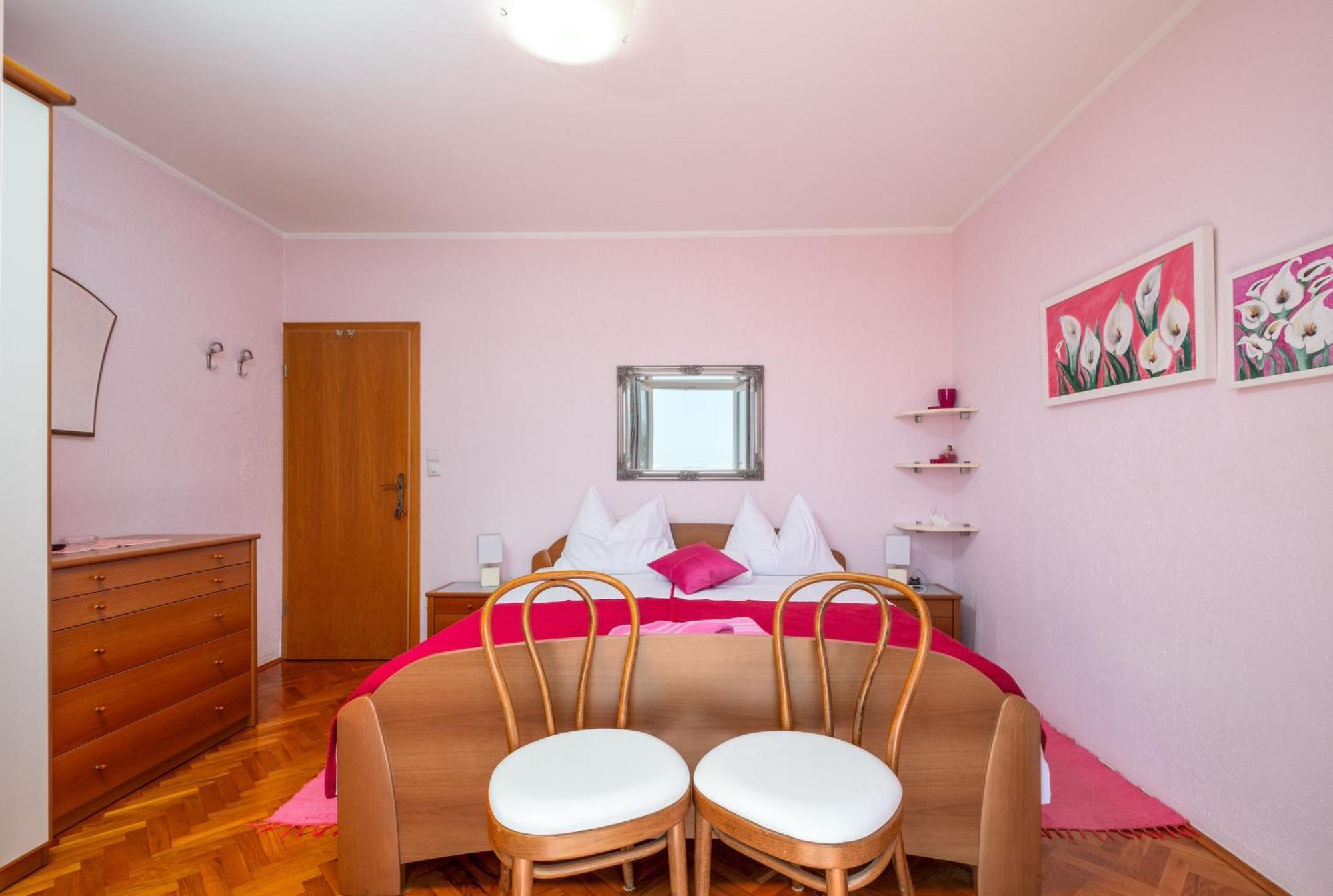 Rooms Tupina By Paulina Mlini Bilik gambar